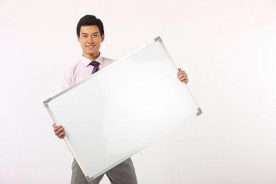 《漫威复仇者联盟》美队“角斗士”皮肤现已登陆市场